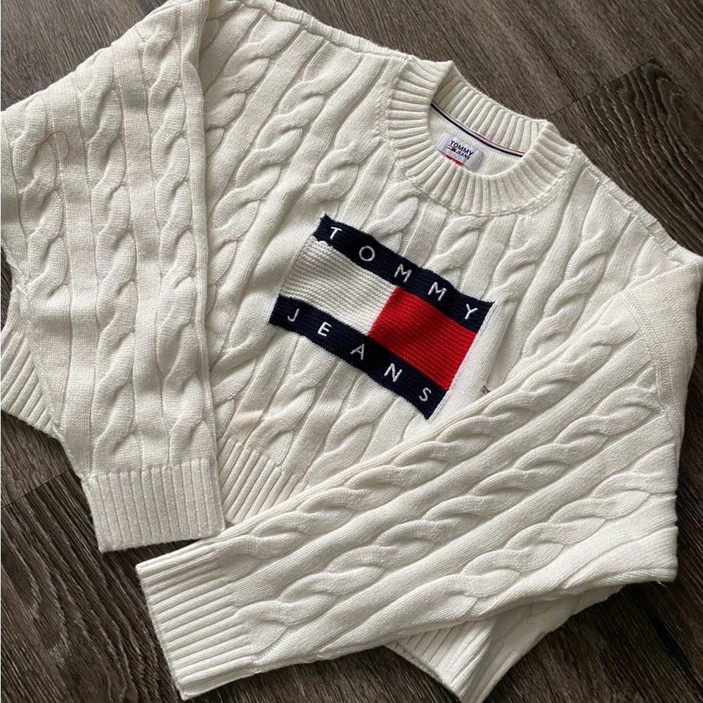 Tommy cropped sweater Brand New!